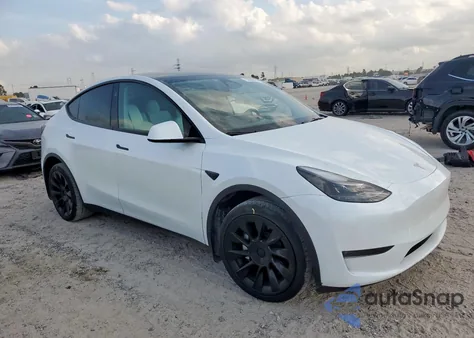 2024 Tesla Model Y из США, поврежденный, VIN 7SAYGDEEXRA257515